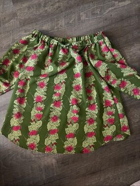 Off-Shoulder Green Floral Hina Hi’ilei blouse